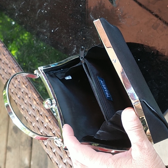 Kisslock Black tie Handbag - Picture 5 of 7